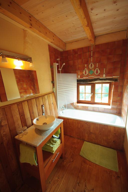 Les Grandes Fontaines Bed & Breakfast La Longine Ruang foto
