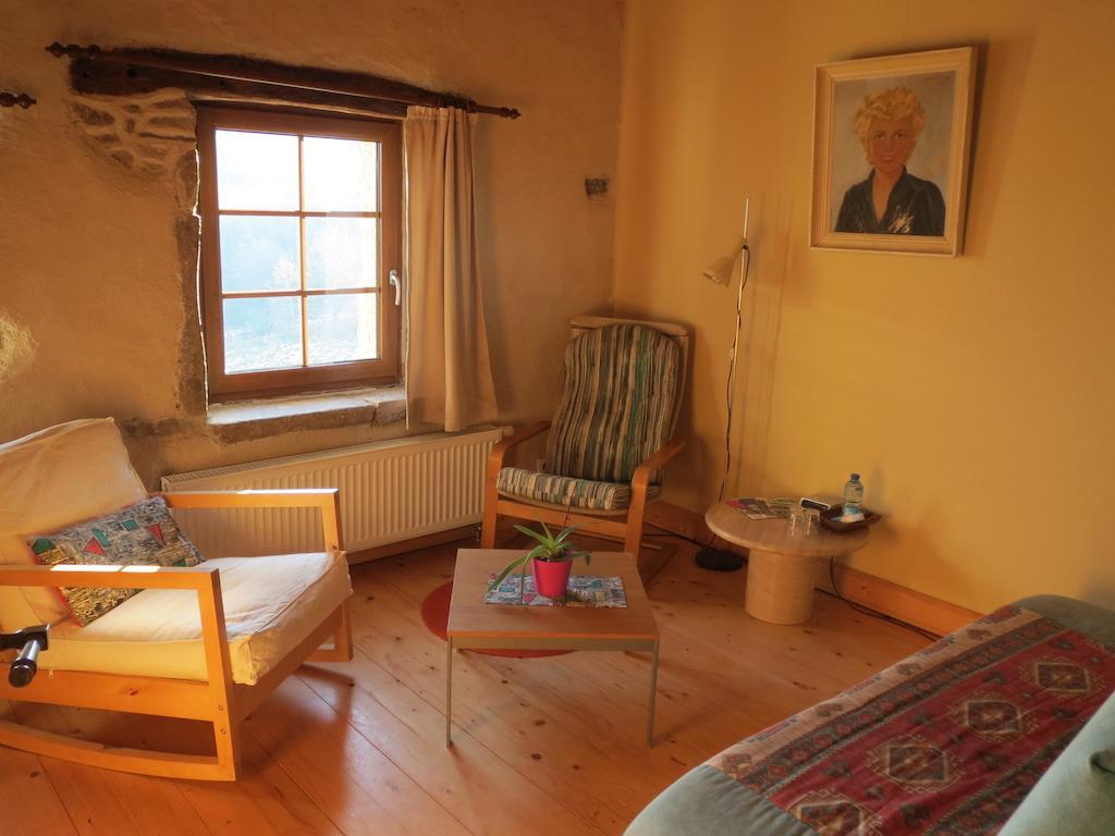 Les Grandes Fontaines Bed & Breakfast La Longine Ruang foto